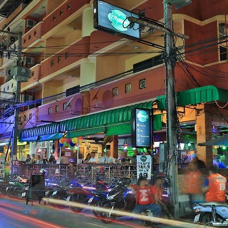 Harrys Hotel Bar & Restaurant Pattaya Buitenkant foto