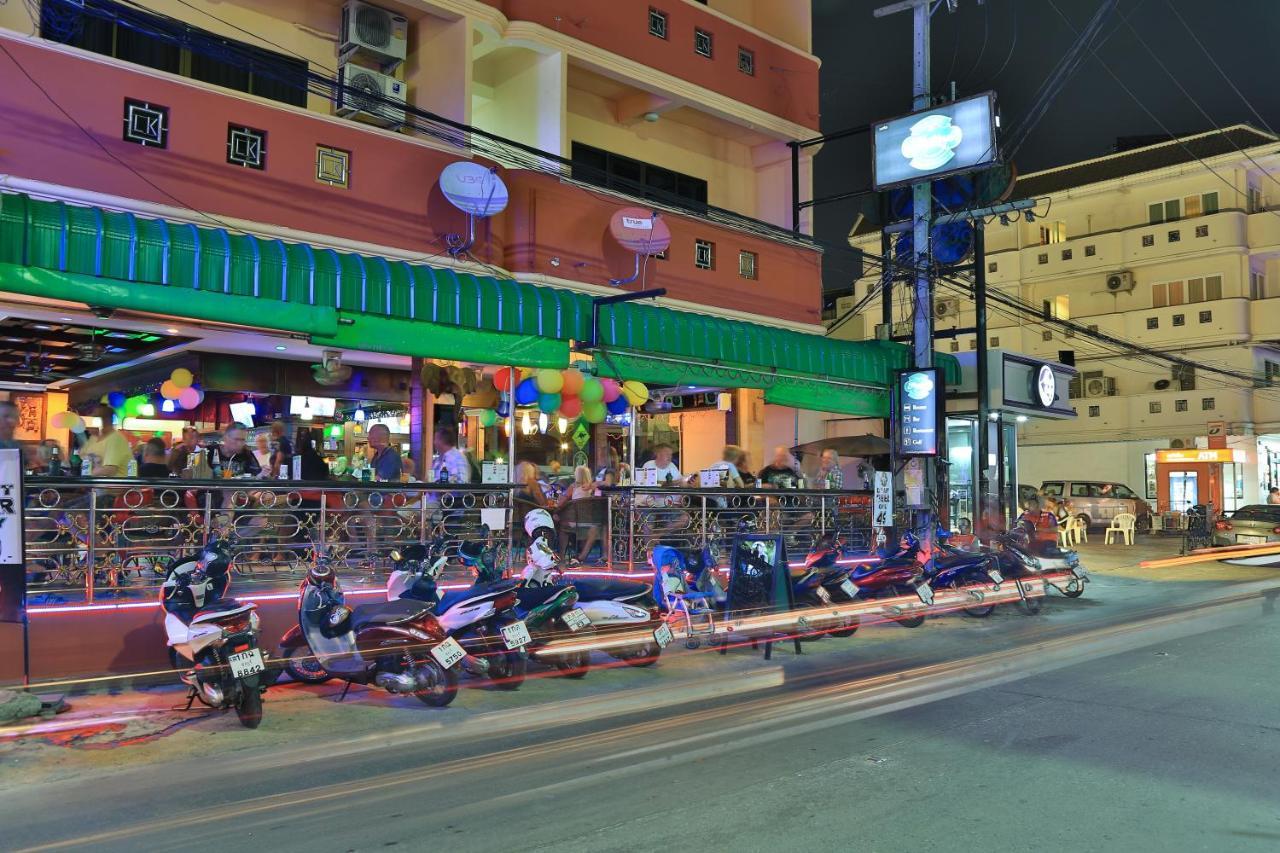 Harrys Hotel Bar & Restaurant Pattaya Buitenkant foto